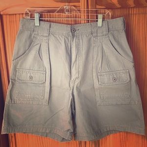 Cabela’s 7 Pocket Hiker Shorts NWT